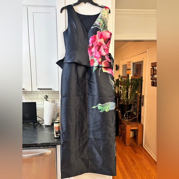 new Kay Unger Luciana column gown in midnight navy blue floral print - Picture 6 of 9